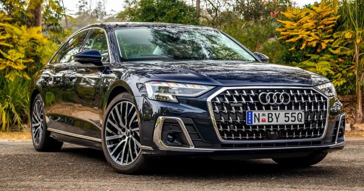 نقد و بررسی Audi A8