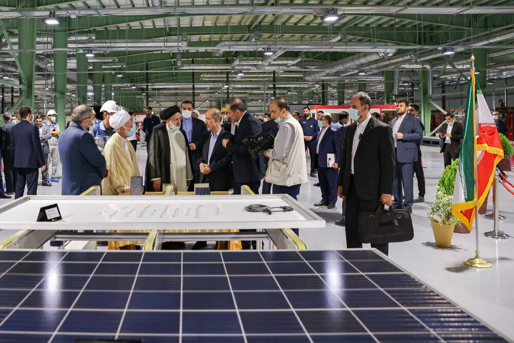 دهیاری های ایران از پروژه بزرگ نیروگاه خورشیدی بهره مند می شوند