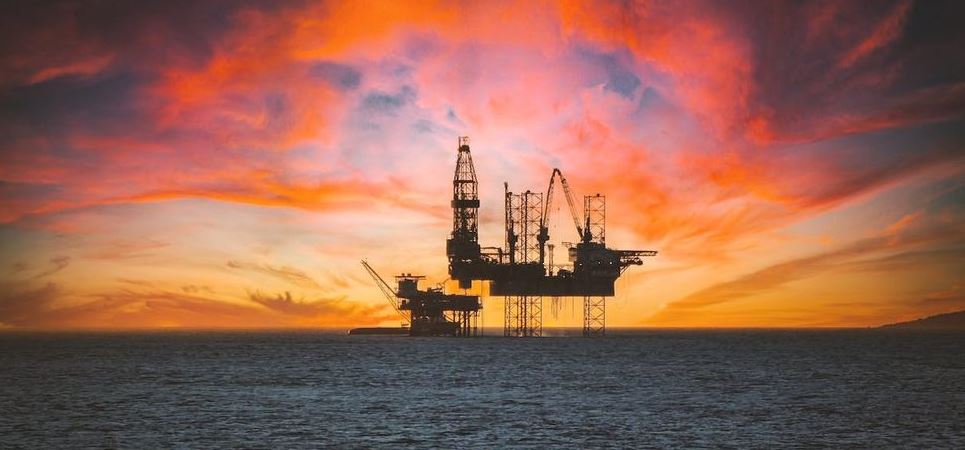 قیمت نفت در سال گذشته میلادی 10 درصد کاهش یافت